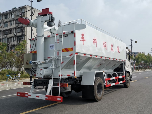 东风天锦饲料运输车 20-24方